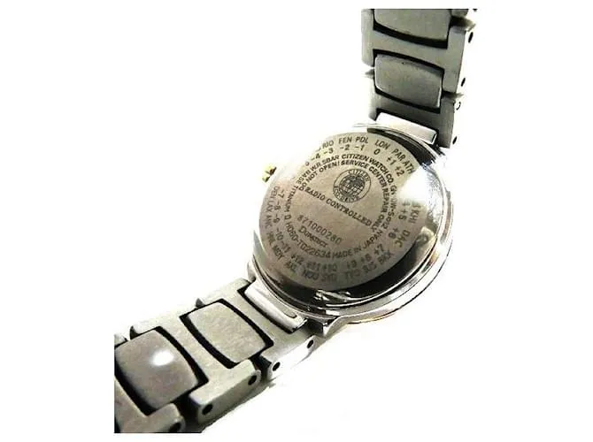 & OTHER STORIES RELOJ SOLAR RADIOCONTROLADO DE ACERO INOXIDABLE PLATEADO PARA MUJER CITIZEN  MODELO H060T022634 (PREOWNED