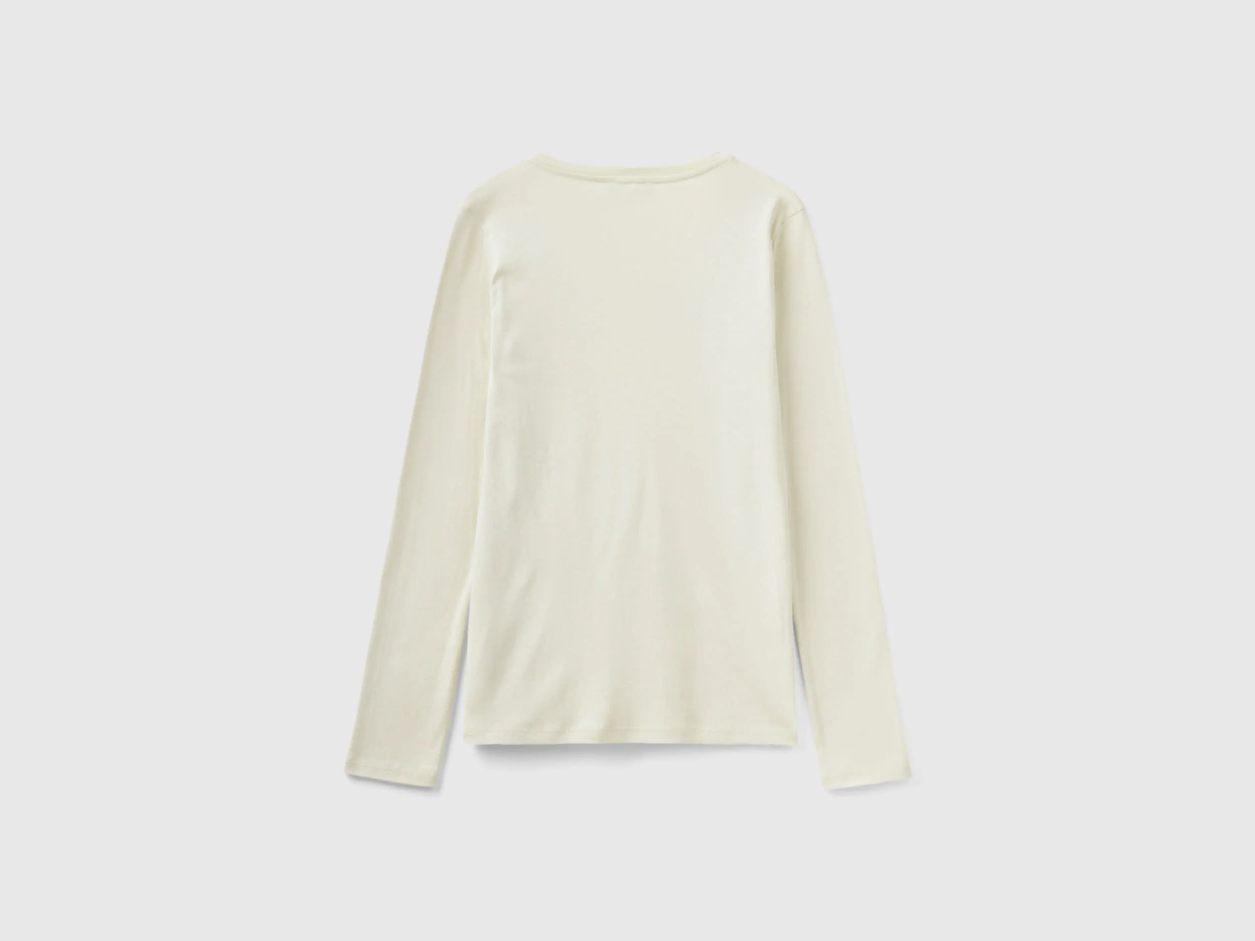 Camiseta de manga larga con escote de pico