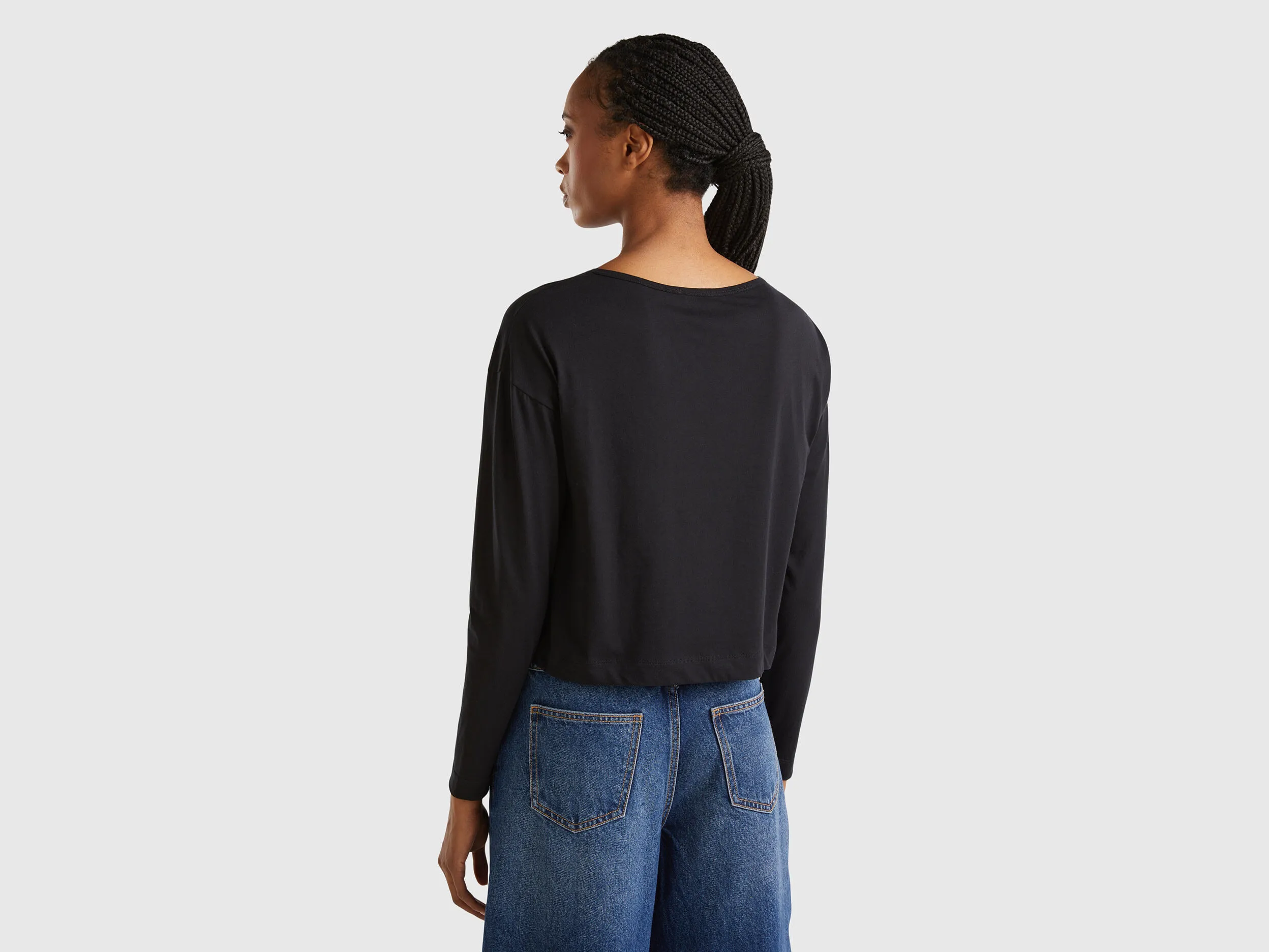 Camiseta negra de algodón de fibra larga