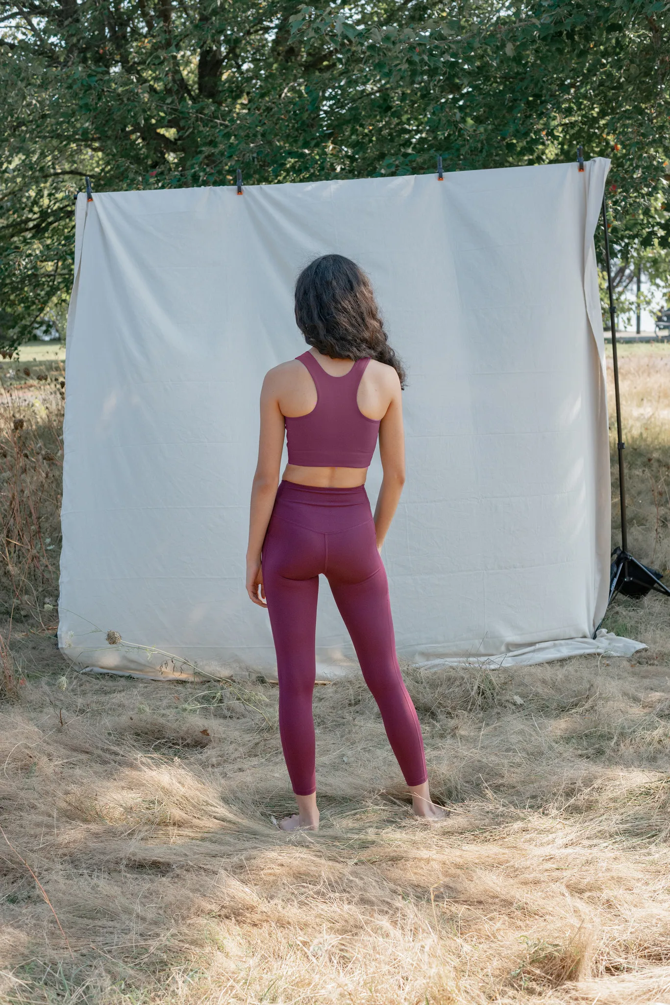 COMPRESSIVE HIGH RISE LEGGING  PLUM