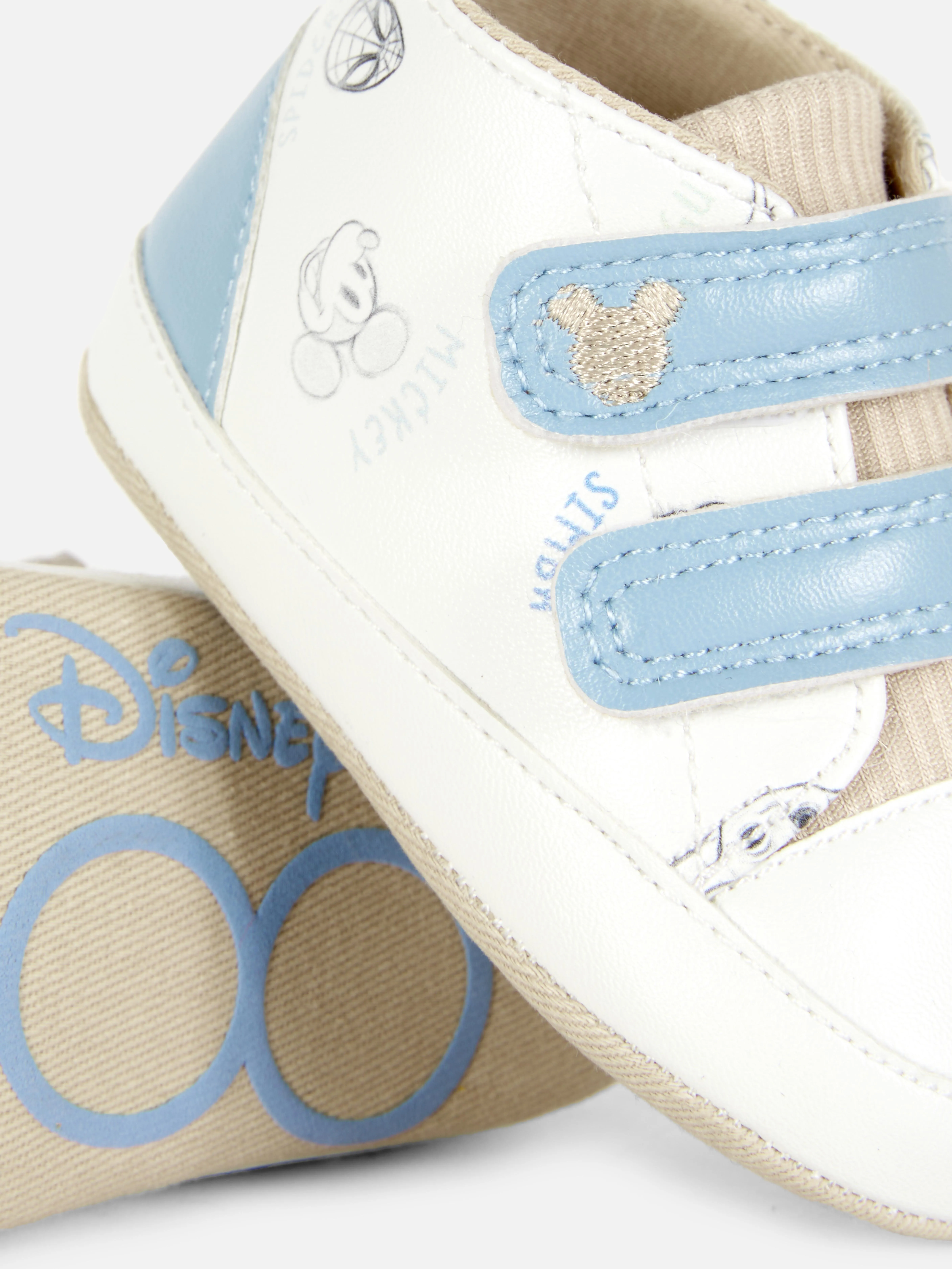 Deportivas con los personajes originales de Disney