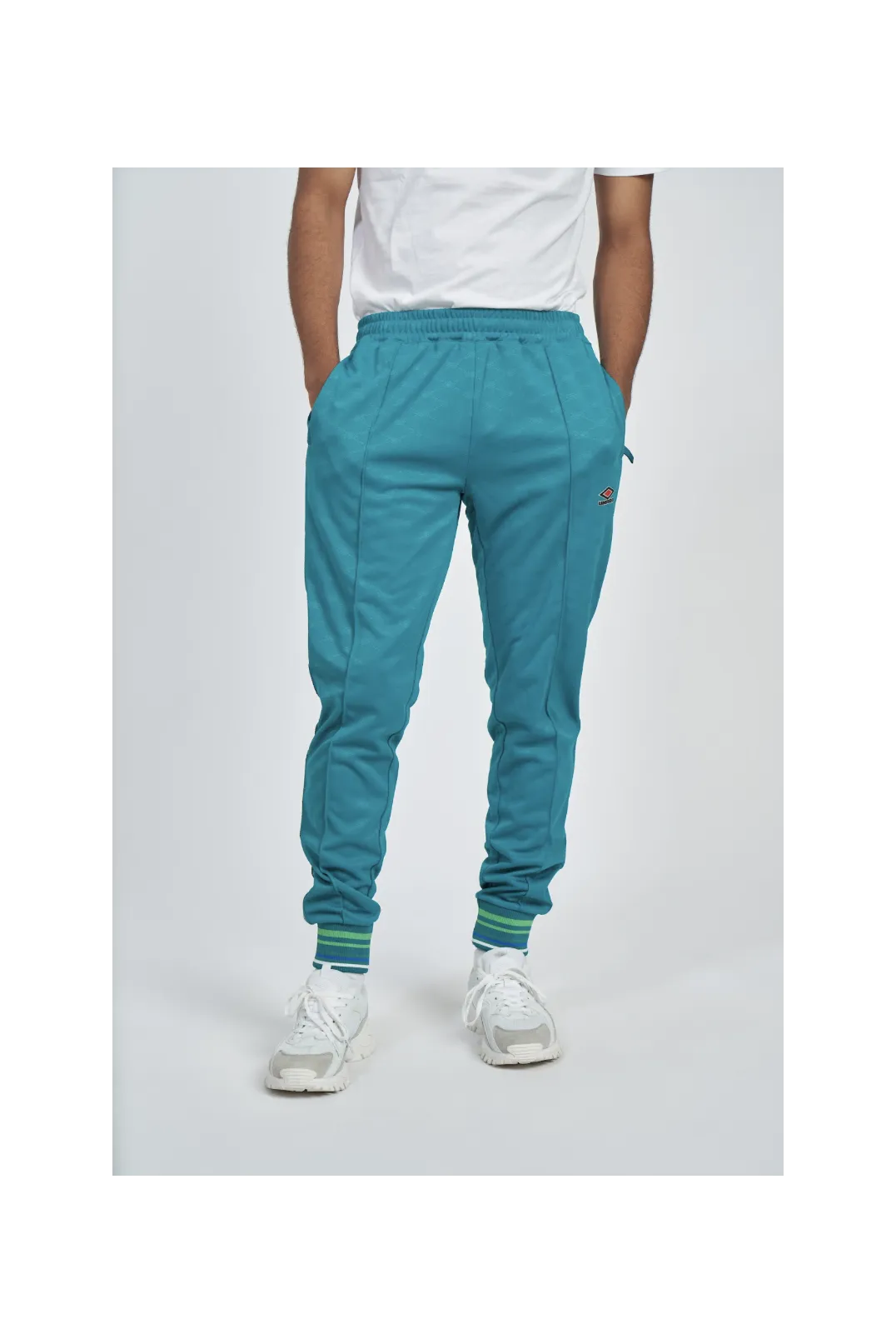 Pantalón Umbro Monogram Track Quetzal Green