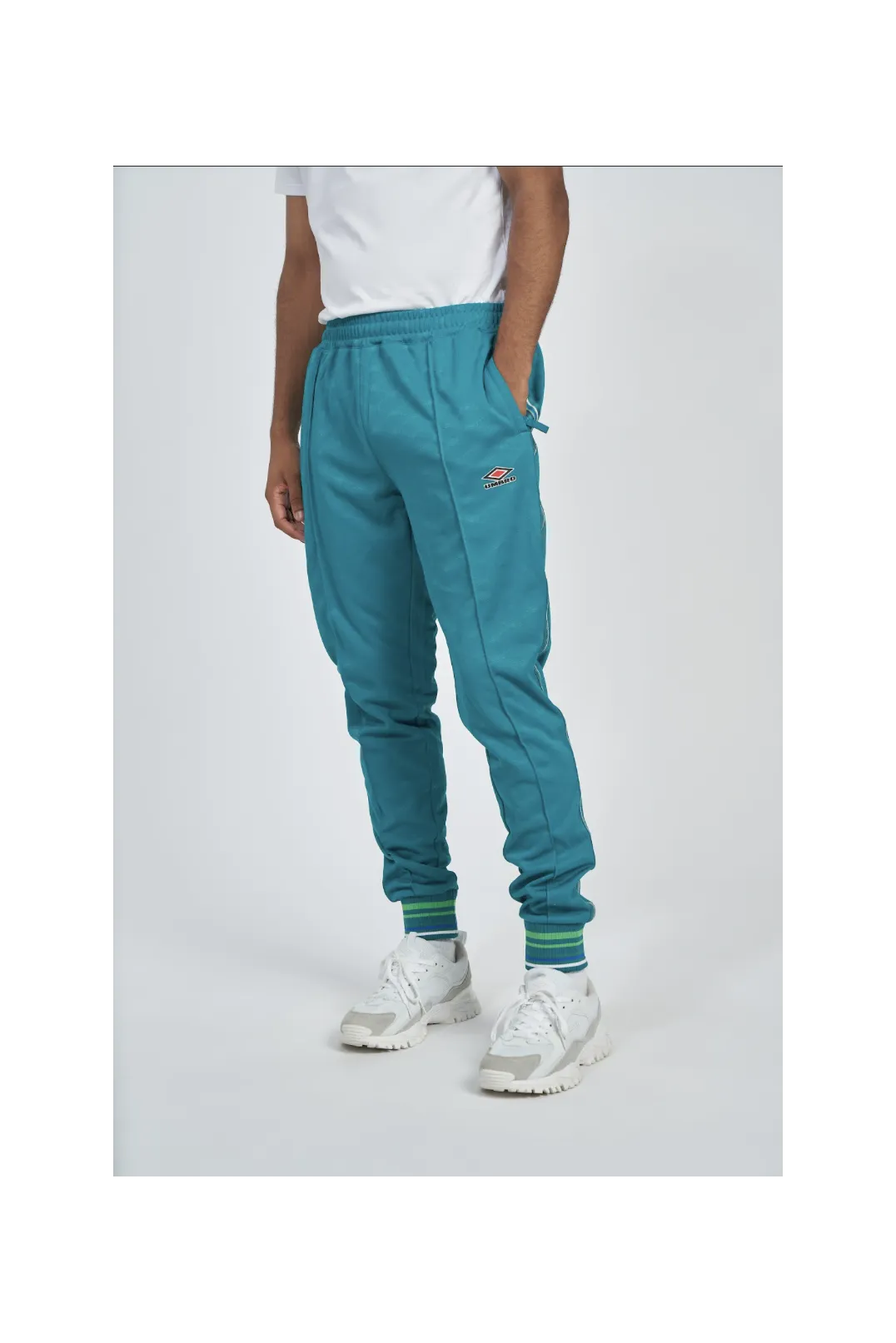 Pantalón Umbro Monogram Track Quetzal Green