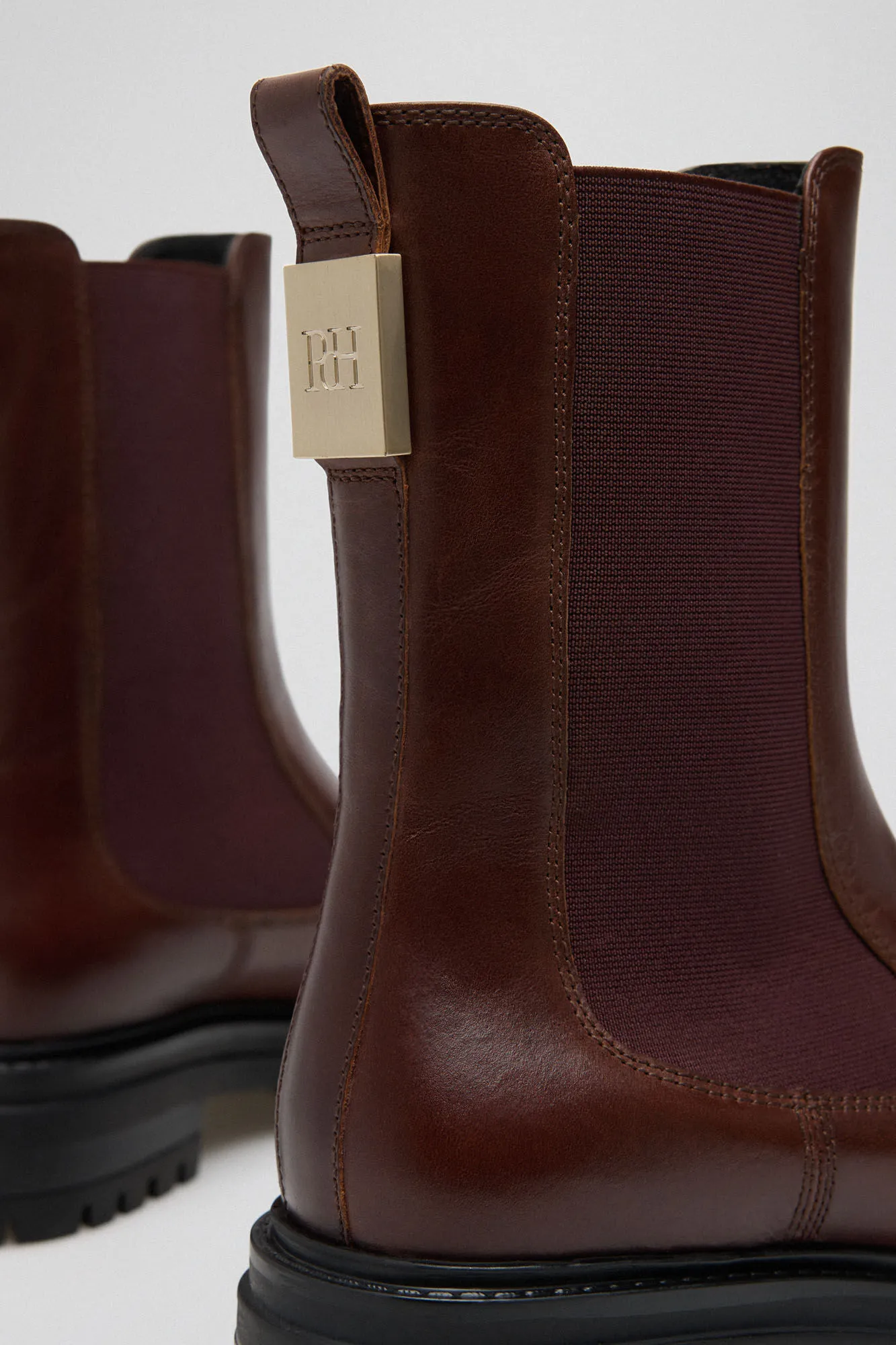 Pedro del Hierro Botín track bordeaux