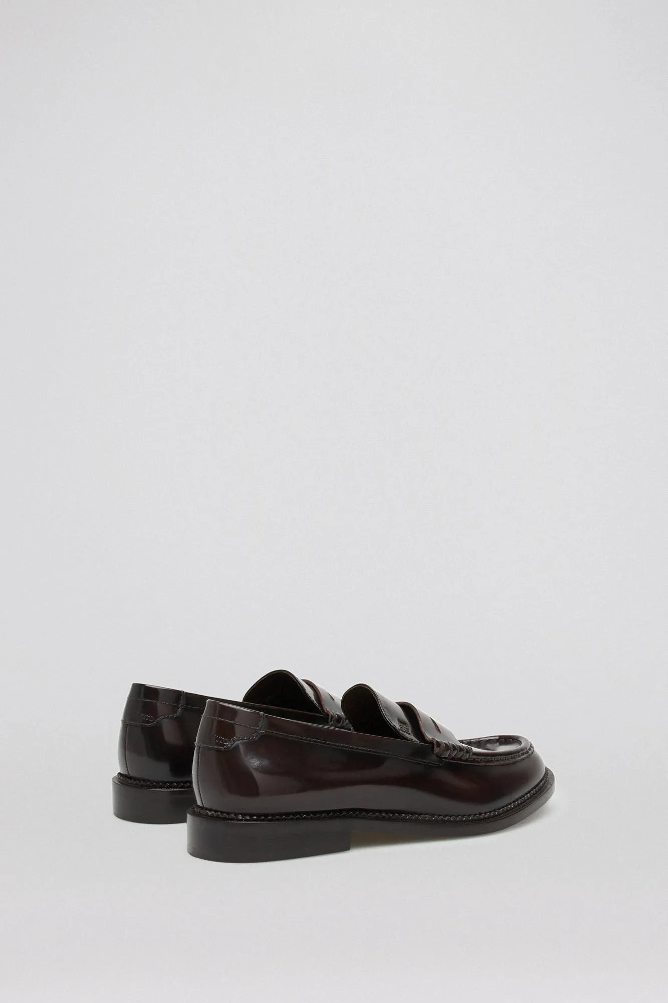 Pedro del Hierro Mocasín antifaz
