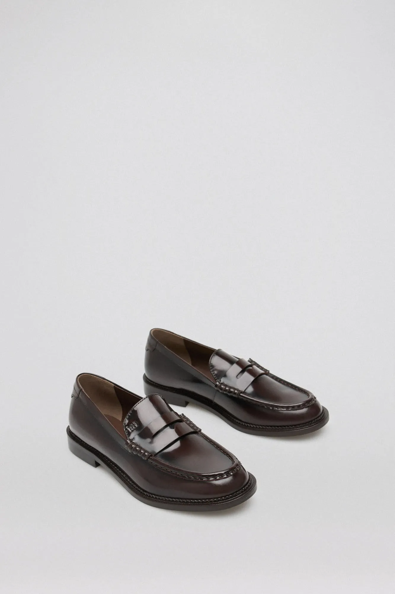 Pedro del Hierro Mocasín antifaz