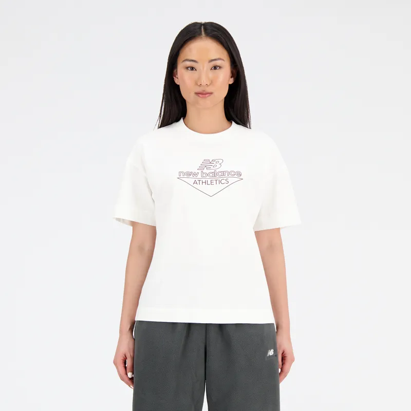 POLERA LIFESTYLE MUJER NEW BALANCE ATHLETICS COTTON JERSEY BOXY TSHIRT BLANCA