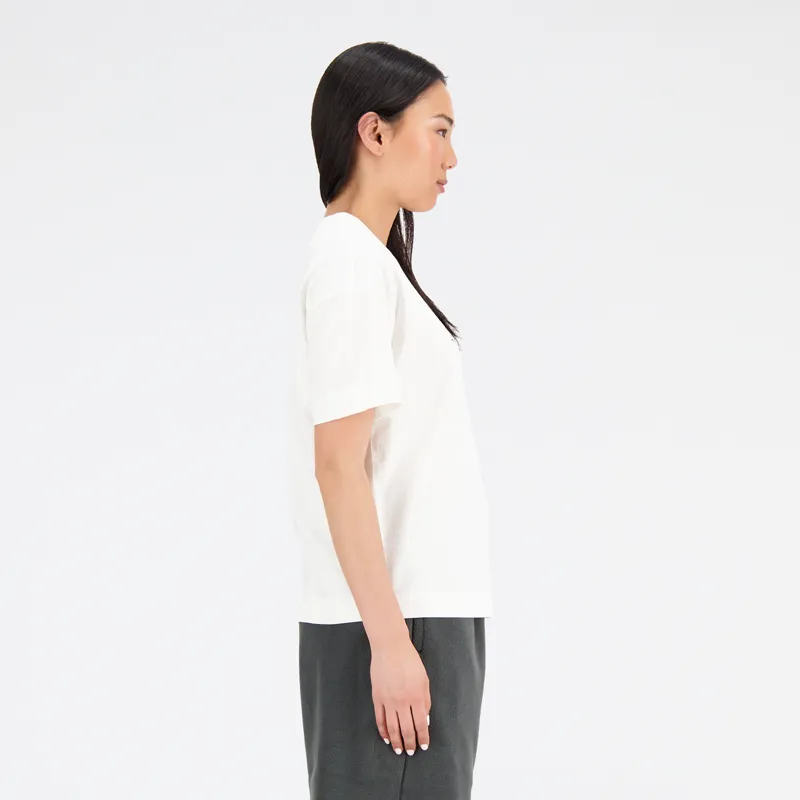 POLERA LIFESTYLE MUJER NEW BALANCE ATHLETICS COTTON JERSEY BOXY TSHIRT BLANCA