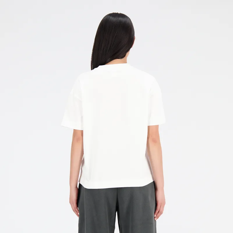 POLERA LIFESTYLE MUJER NEW BALANCE ATHLETICS COTTON JERSEY BOXY TSHIRT BLANCA