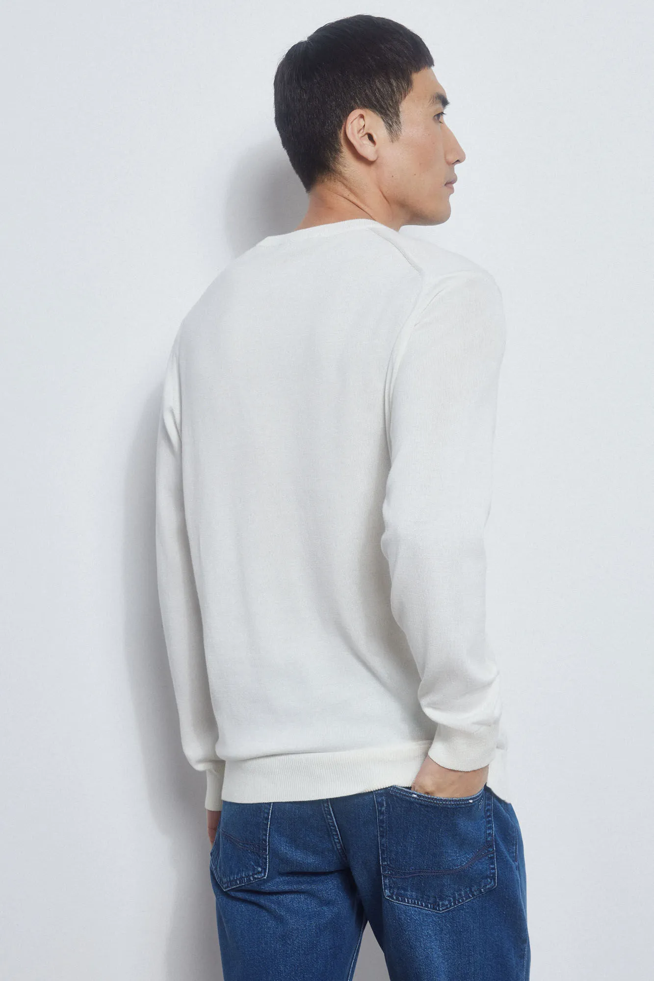Round neck jumper with chest logo