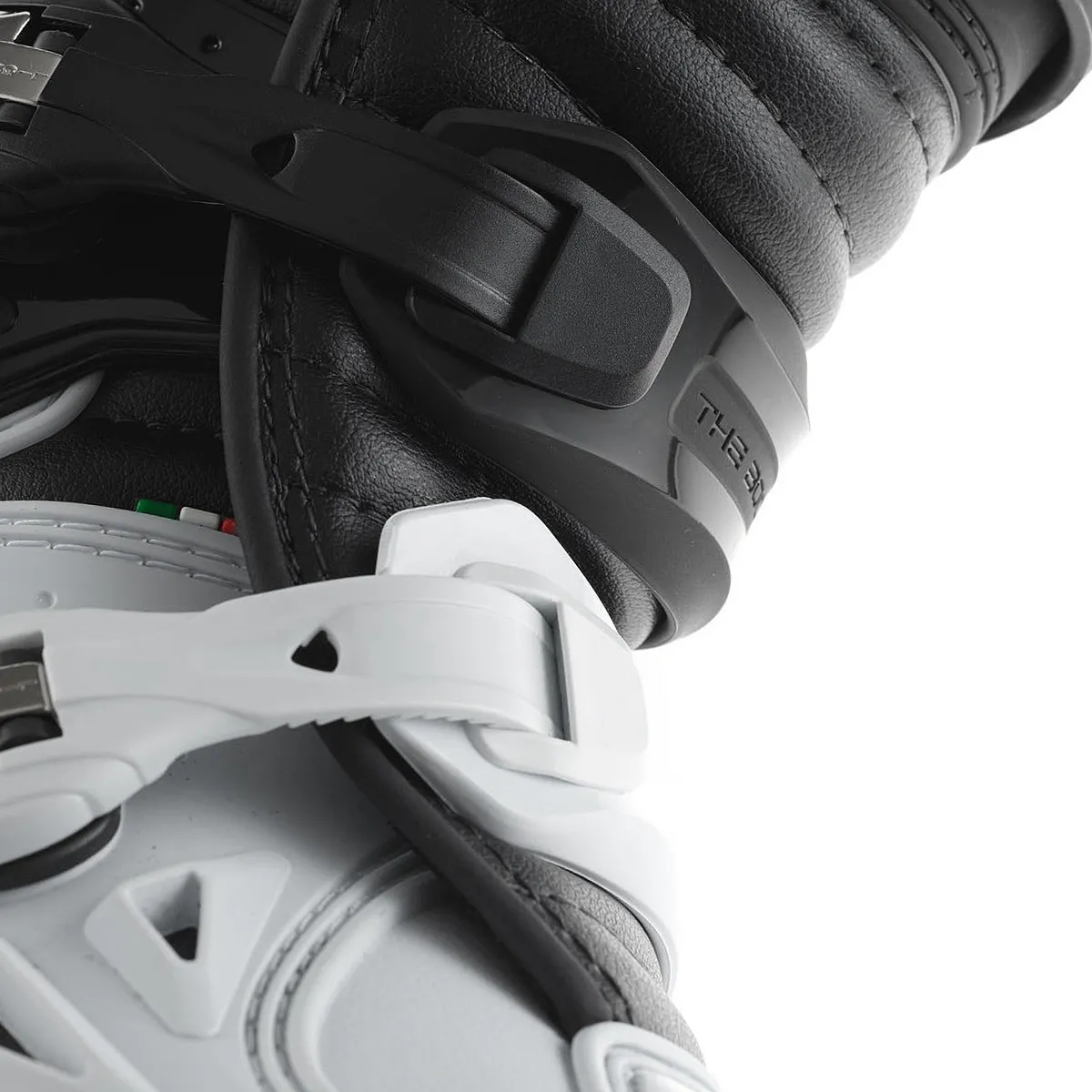 SG10  BLACK/WHITE