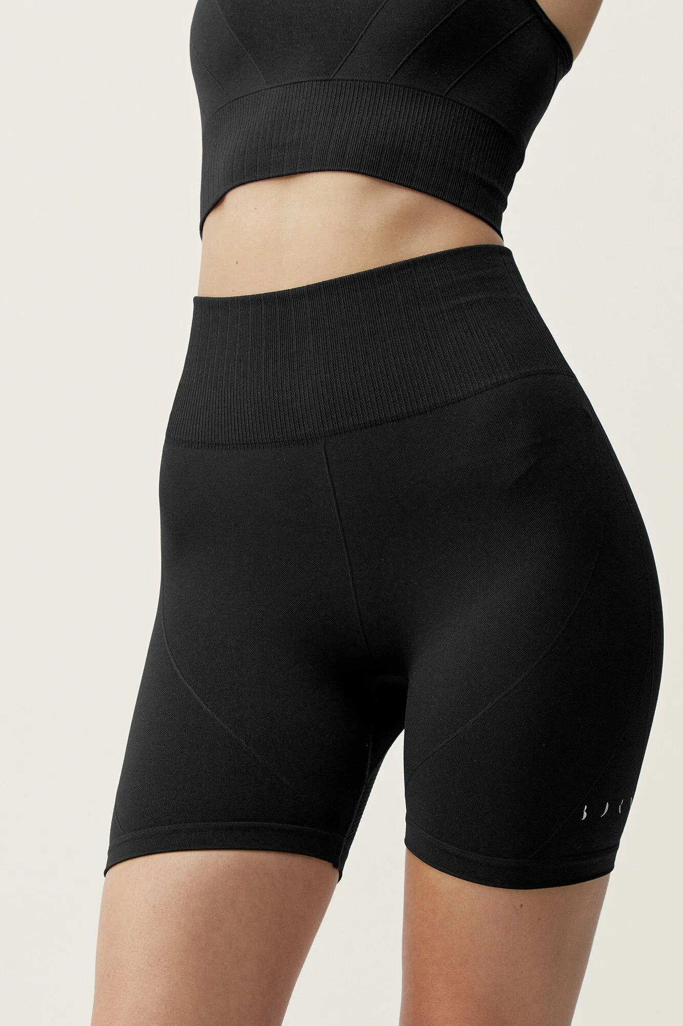 Short Dana Black