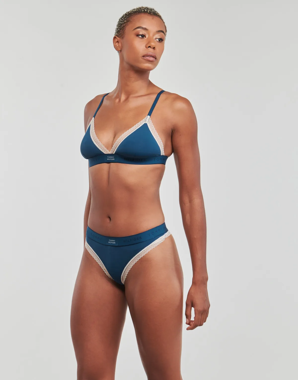 TRIANGLE BRA